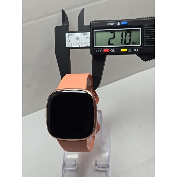 Fitbit Versa 4 GPS Smartwatch Charger Heart Rate Sleep Tracker Wallet No Charger - Picture 6 of 10